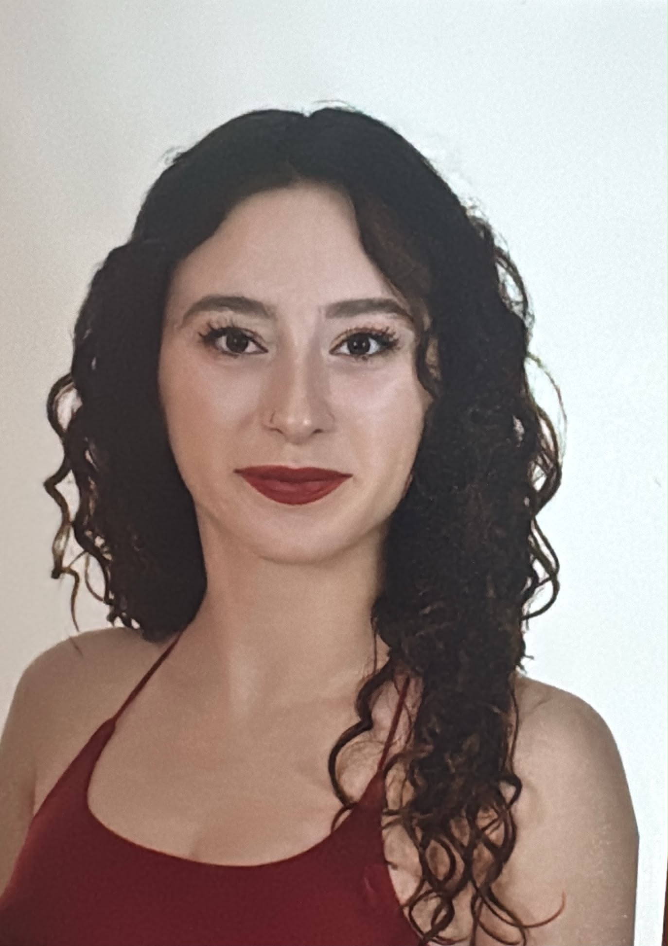 DEFNE ŞAHİN