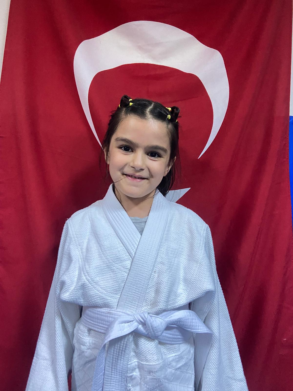 BUĞLEMSU AKIN