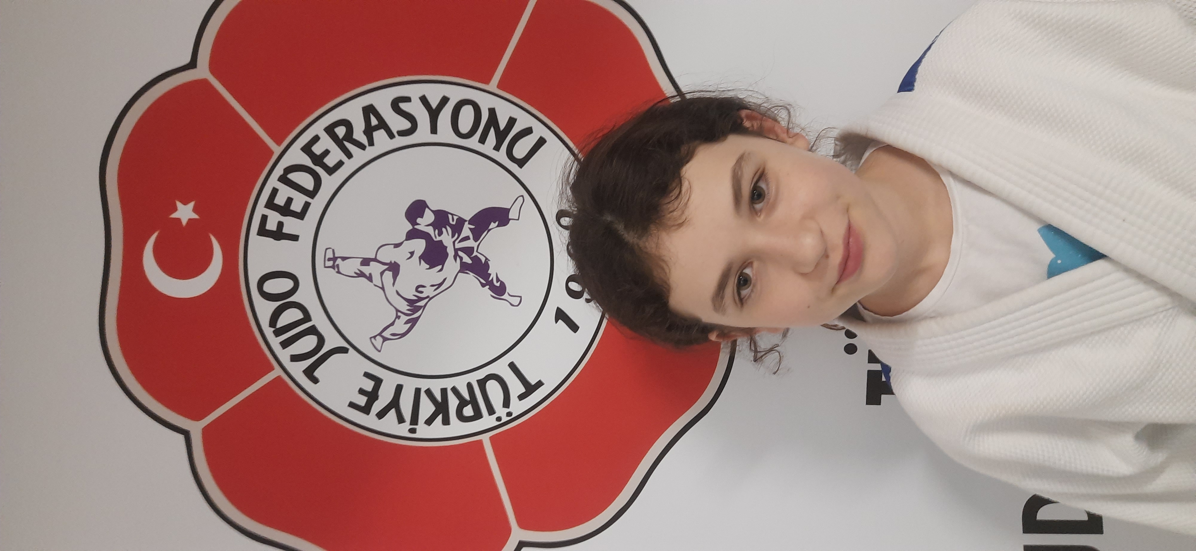 NİLDA GÜLCE  GÜNGÖR