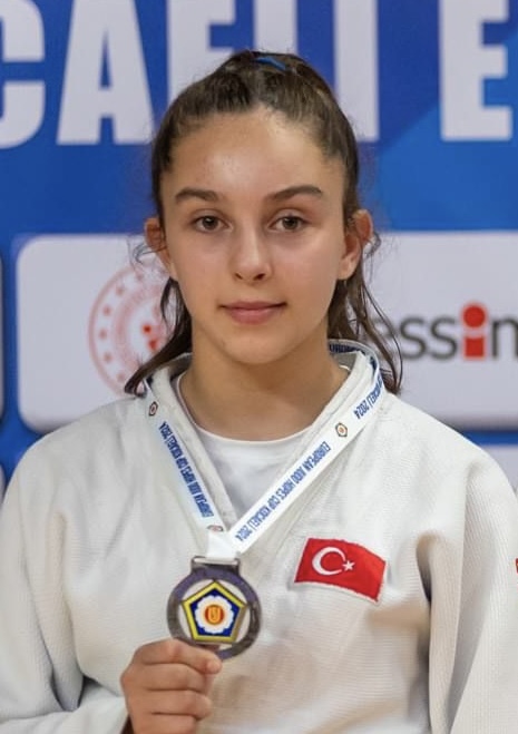 İlayda Kurt