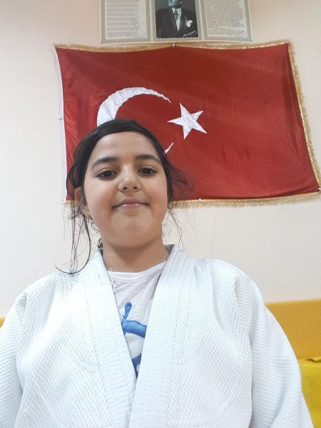 YAĞMUR YEŞİL