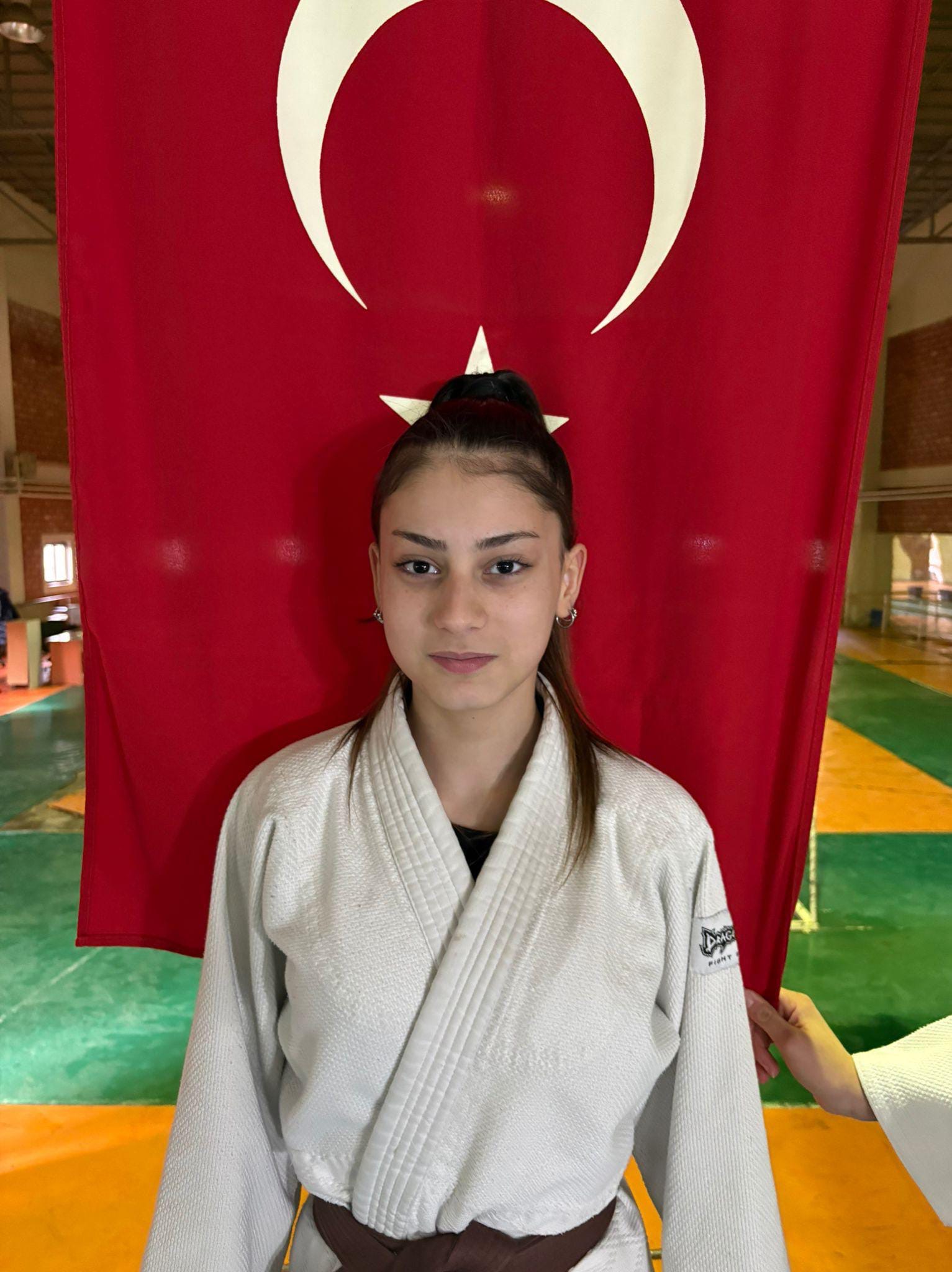 BURÇİN ELMAS ÜSTÜN