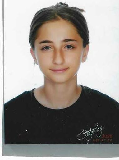 BETÜL RAVZA DEMİR