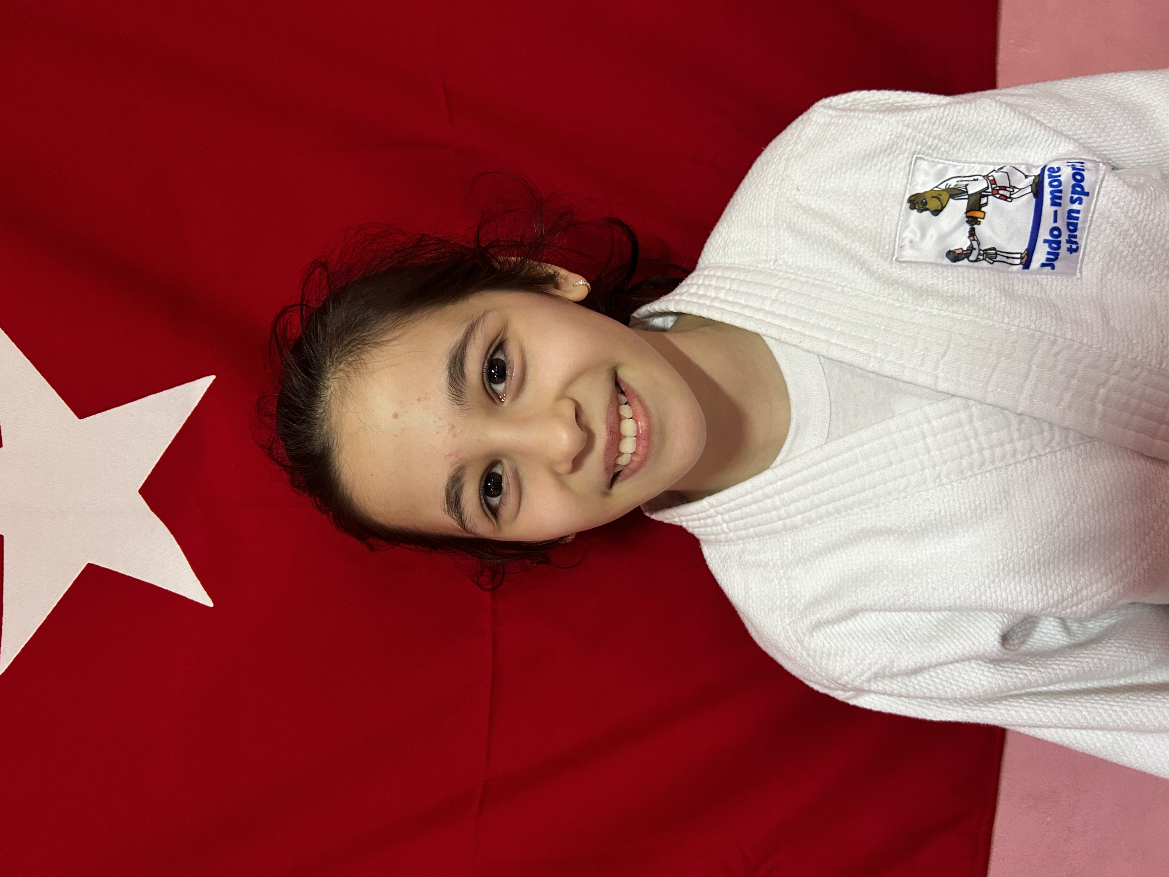 AYŞENUR CUMUR