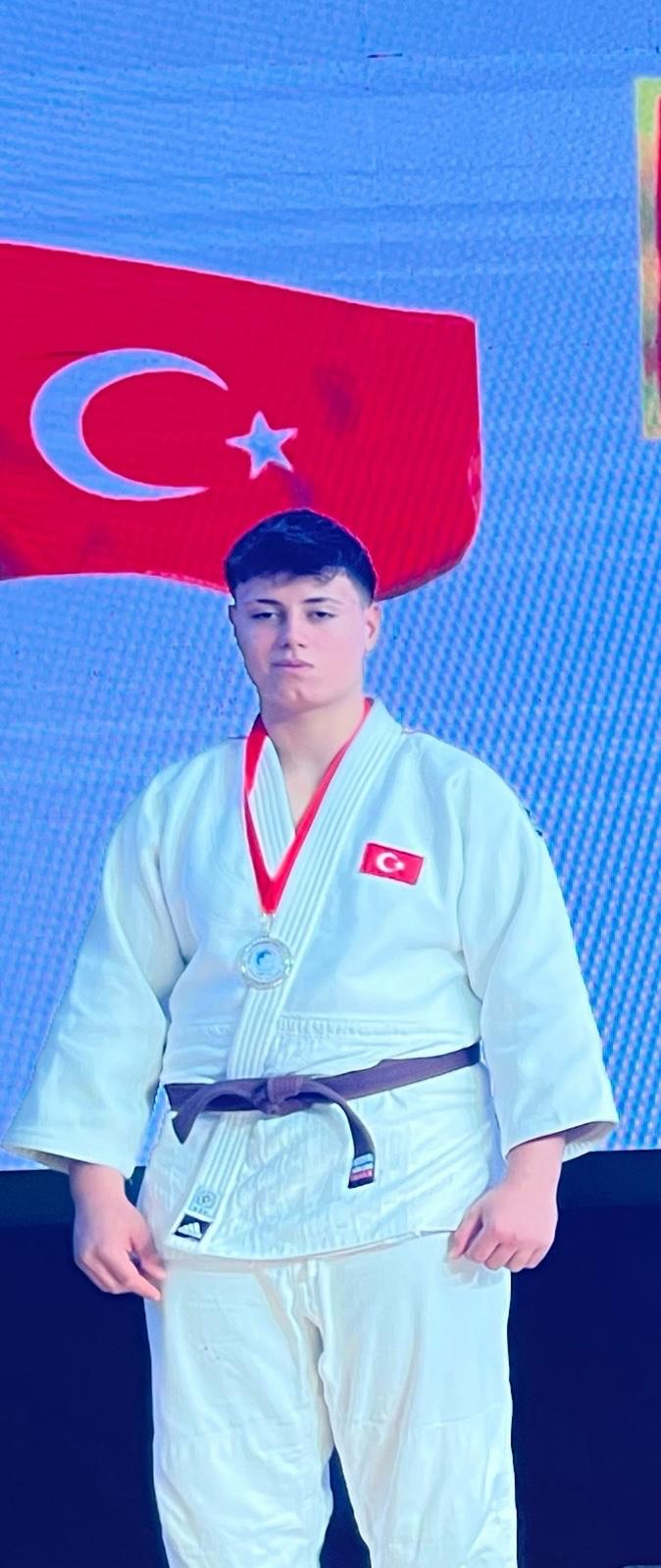 UMUT ERYİĞİT