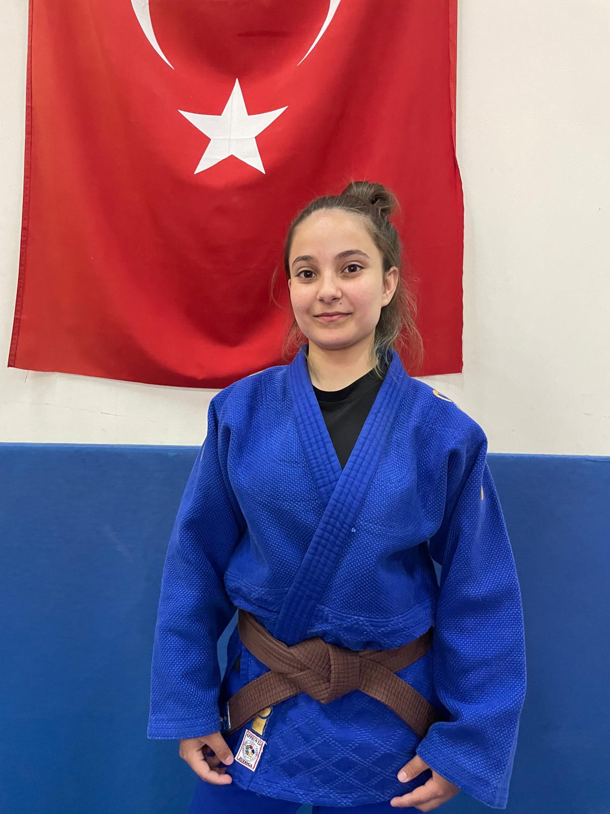 BUSENAZ YAŞAR